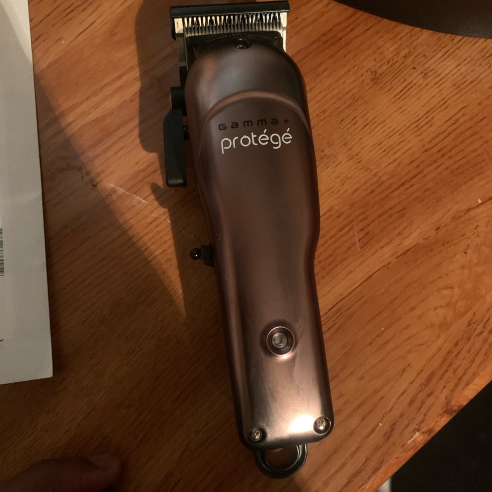 Brown Hair Clipper